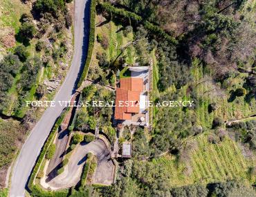 Villa heromosa is a beautiful villa on the hills of Tuscany