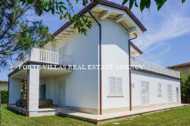 Villa for rent in Forte dei Marmi