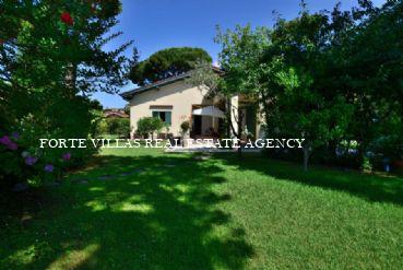 Beautiful single villa in Forte dei Marmi