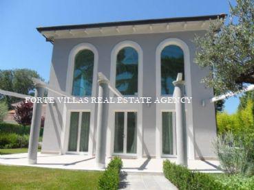 Villa in affitto a Forte dei Marmi con piscina