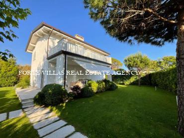 Villa singola in affitto a Forte dei Marmi