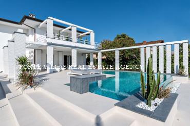 Wonderful luxury villa for rent in Forte dei Marmi with heated pool