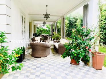 Villa nuovissima e lussuosa a Forte dei Marmi