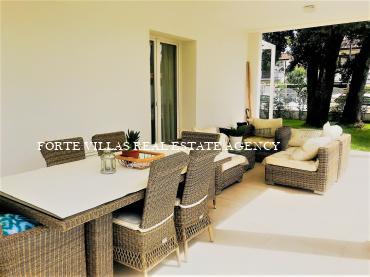 Beautiful villa in Forte dei Marmi with garden