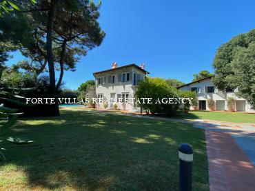Villa for sale in Forte dei Marmi