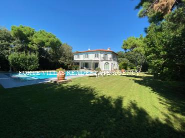 Villa for sale in Forte dei Marmi