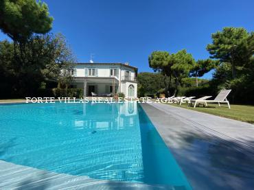 Villa for sale in Forte dei Marmi