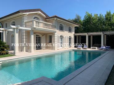 Villa for rent in Forte dei Marmi with swimming pool