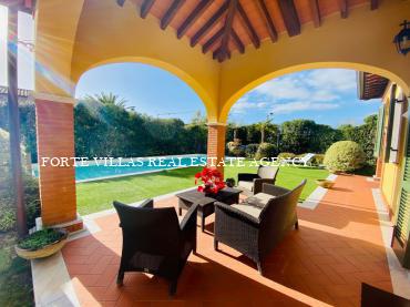 Beautiful Villa in Forte dei Marmi, about 700 m from the sea.