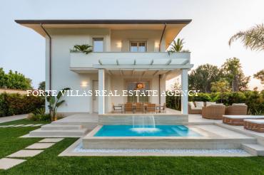 Charming Villa with swimming pool in Forte dei Marmi