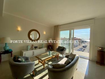 Brand new apartments in the center of Forte dei Marmi, about 100 m from the sea.