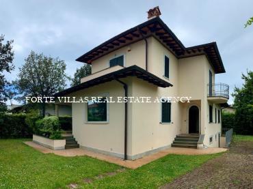 Single villa in the Marina di Pietrasanta area