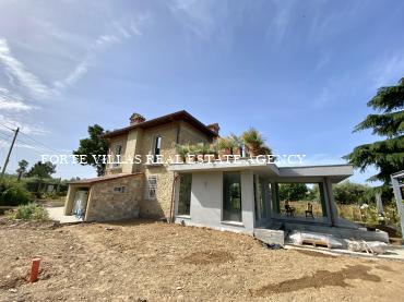 Modern Rustic House with large garden and swimming pool 