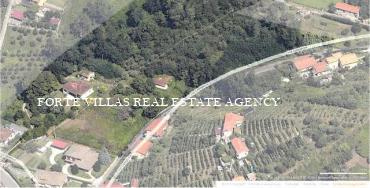 terreno edificabile in vendita nelle vicinanze di Forte dei Marmi