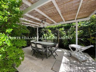  : Дом на две семьи в аренду и на продажу в  Форте дей Марми