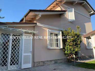 Cozy semi-detached villa with a small garden