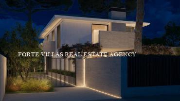 Meraviglioso progetto di villa con piscina, situata in una tranquilla zona di Vittoria Apuana a circa 600 metri dal mare.