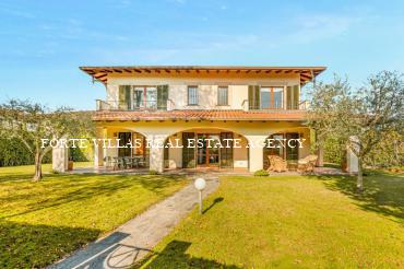  : Single villa For sale  Forte dei Marmi