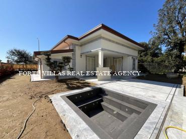 Newly built single villa with dependance and Jacuzzi, located on the seafront in Vittoria Apuana area