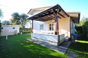  : Single villa For sale  Marina di Pietrasanta