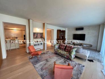  : Two-family house For rent  Forte dei Marmi