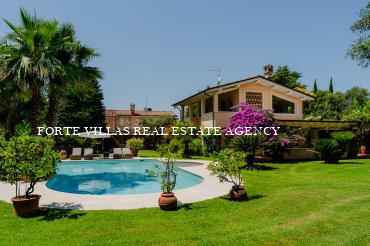 Meravigliosa villa in affitto a Forte dei Marmi con dependance