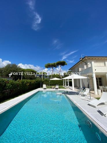 Newly built villa on the seafront of Forte dei Marmi