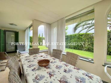 Bellissima villa bifamiliare in affitto a Forte dei Marmi 
