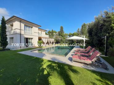 Wonderful newly built villa for rent in Forte dei Marmi