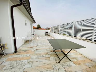 Appartamento al secondo piano a Forte dei Marmi.