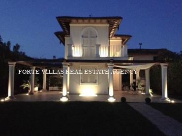  : Single villa For rent  Forte dei Marmi