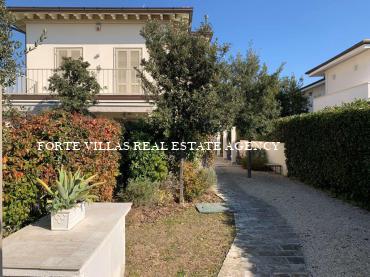 Bellissima villetta a Forte dei Marmi.