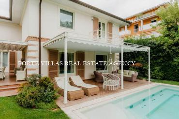 Villa for rent in Forte dei Marmi