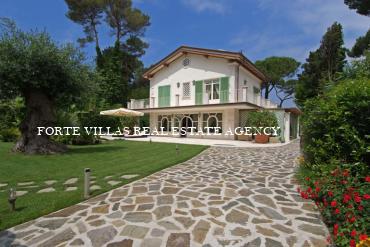 Villa in affito a Forte dei Marmi con piscina