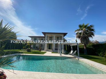  : Single villa For rent  Forte dei Marmi