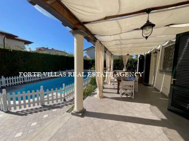 Villa for rent in Forte dei Marmi with swimming pool