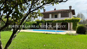 Villa in affitto a Forte dei Marmi con piscina