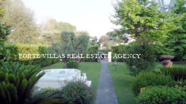  : Single villa For rent  Forte dei Marmi