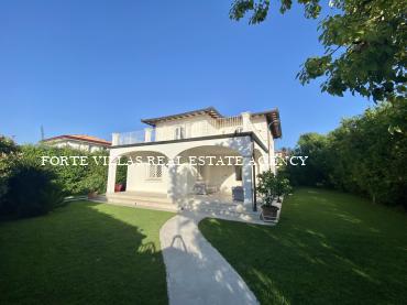  : Single villa For rent  Forte dei Marmi