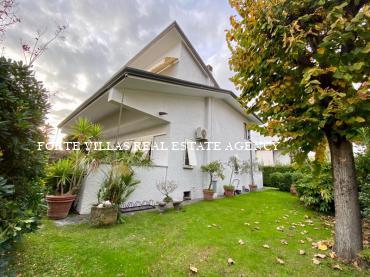  : Single villa For rent  Forte dei Marmi