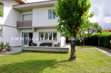  : Two-family house For rent  Forte dei Marmi