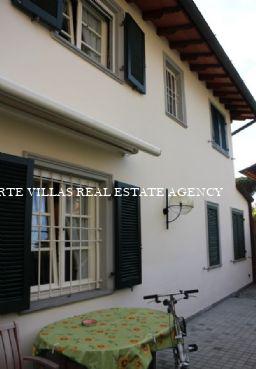 Single villa for rent near the center of Forte dei Marmi Versilia