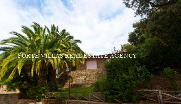 Villa a Punta Ala con piscina e giardino