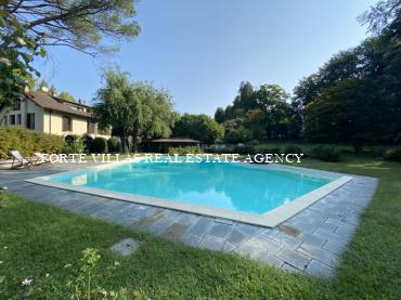 Villa on Lake Maggiore, beautiful property with park