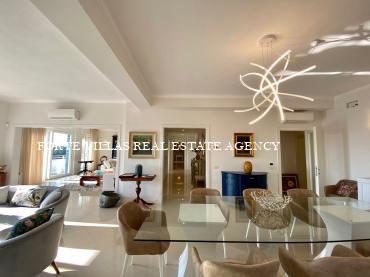 Brand new apartments in the center of Forte dei Marmi, about 100 m from the sea.