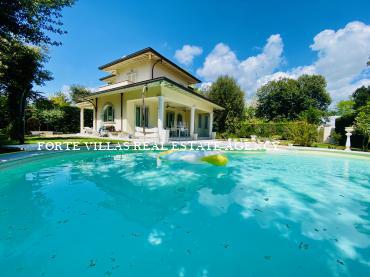 Beautiful Villa with swimming pool