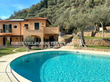 Beautiful villa on the hills of Val di Castello, 5 minutes from Pietrasanta,
