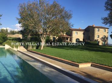 Beautiful property located on a small hill above the locality of San Lorenzo in the municipality of Suvereto