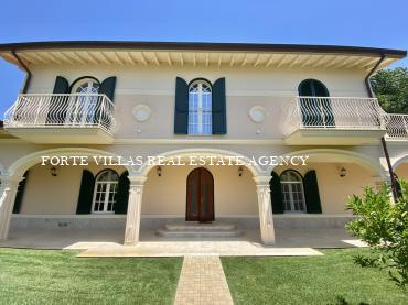 Prestigious Villa for rent in Forte dei Marmi