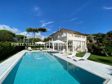 Newly built villa on the seafront of Forte dei Marmi